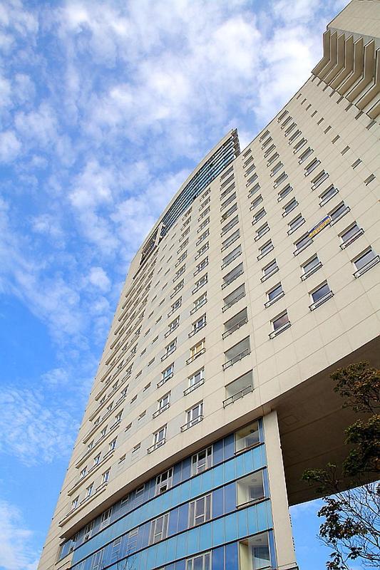 P&O Serviced Apartments Gdanski Station Варшава Екстериор снимка