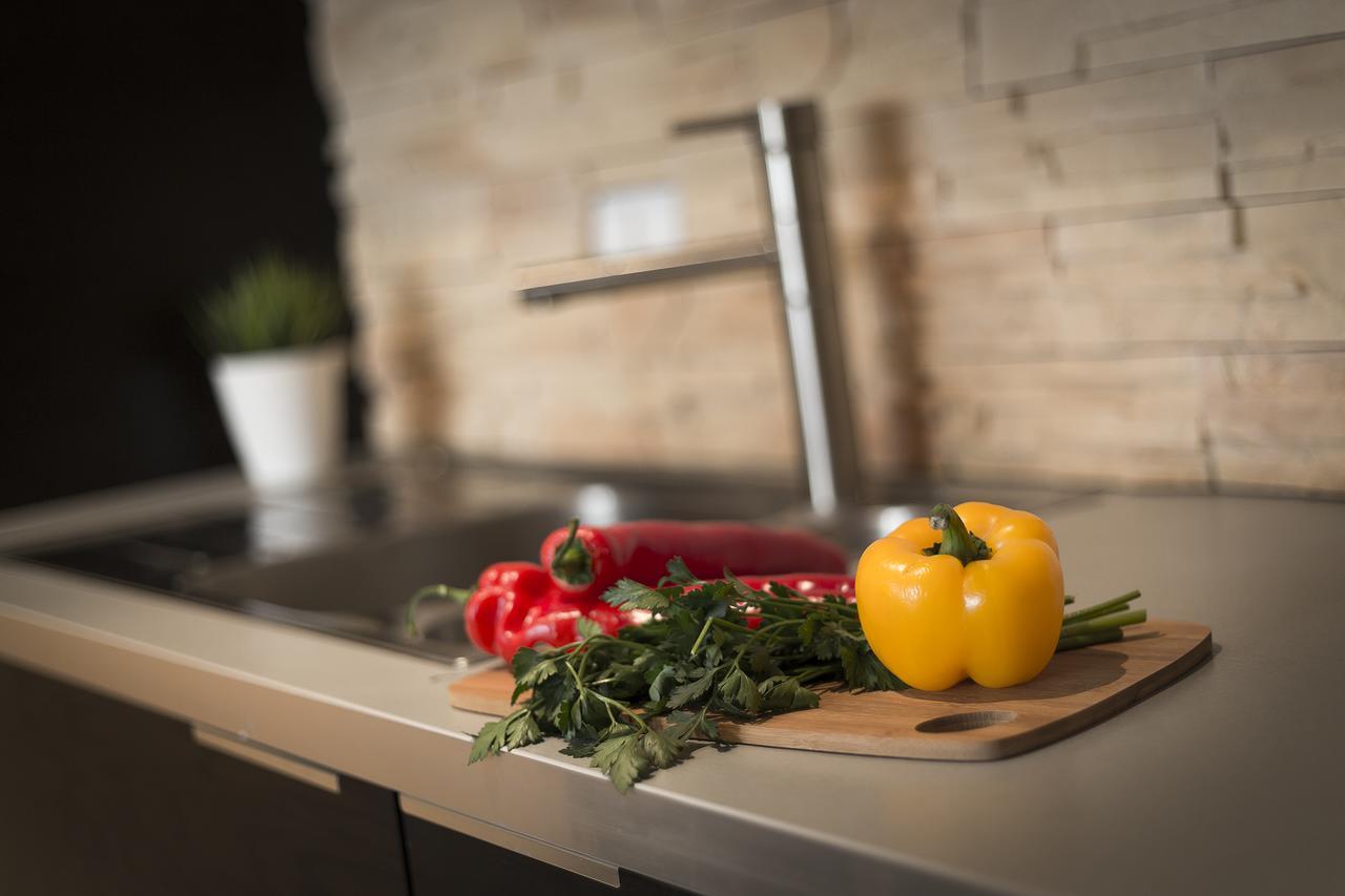 P&O Serviced Apartments Gdanski Station Варшава Екстериор снимка